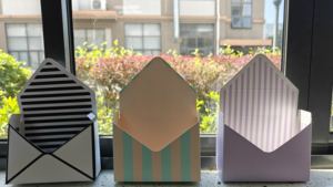 Caja <span class=keywords><strong>de</strong></span> flores plegable portátil <span class=keywords><strong>de</strong></span> gran oferta <span class=keywords><strong>para</strong></span> regalo <span class=keywords><strong>de</strong></span> <span class=keywords><strong>Amazon</strong></span>, embalaje <span class=keywords><strong>de</strong></span> <span class=keywords><strong>cartón</strong></span>, caja <span class=keywords><strong>de</strong></span> sobres <span class=keywords><strong>de</strong></span> floristería a prueba <span class=keywords><strong>de</strong></span> agua <span class=keywords><strong>para</strong></span> compromiso hecho Pa - Product Image 3