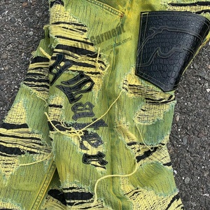 Pantalones Vaqueros Acampanados con Lavado Ácido, Diseño Personalizado OEM, Estilo Hip Hop, Desgastados, Vintage, Verdes para Hombre - Product Image 4