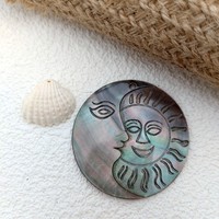 Pendentifs personnalisés avec logo, motif noir, coquille de nacre, papillon, lune, soleil, aile, marguerite, vague, gravés, breloques DIY pour bijoux