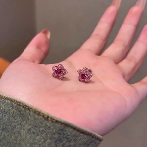 Pendientes de Flor Rosa con Microincrustaciones de Diamantes para Mujer, Regalo, Yiwu - Product Image 2