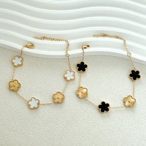 Pulsera de Diamantes con Trébol de Cuatro Hojas en Oro de 18k, Diseño de Alta Calidad, Joyería Elegante para Fiestas, para Mujeres y Hombres - Product Image 3