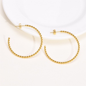 ต่างหูห่วงเกลียวบางชุบทอง 18k ขนาดใหญ่สำหรับผู้หญิง ขายส่ง - Product Image 2