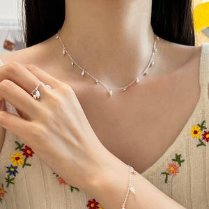 Collar de Perlas de Plata de Ley S925 con Diseño de Pétalo Japonés, Estilo Coreano, Versátil, de Alta Gama y Lujo - Product Image 4