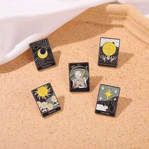 Venta al por mayor gato dibujos animados Metal broche Pin sol Luna estrella esmalte aleación Collar Pin Hada tema fundición técnica regalo latón acero - Product Image 4
