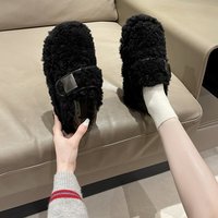 Pantoufles plates en fourrure moelleuse pour femmes, mules à talon ouvert avec bride à boucle métallique, pantoufles chaudes en peluche pour l'hiver