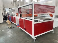 Ligne de production de portes en PVC WPC creuses, extrudeuse de cadres de portes en PVC WPC / machine de production de portes et de cadres WPC, machine de lamination de portes