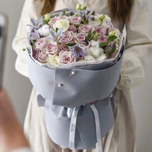 Papier d'emballage <span class=keywords><strong>de</strong></span> luxe en plastique PP jetable imperméable à texture 3D, épaisseur 0,5 mm, pour bouquets floraux, pour fleuristes - Product Image 5