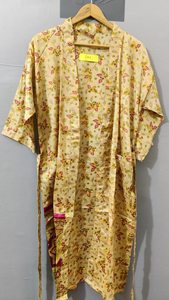 Kimono de seda 100% para mujer, con estampado floral y de peces, estilo bohemio, para festivales y uso diario. - Product Image 3