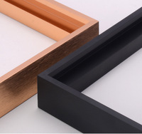 Les lignes de cadre métallique peuvent être coupées et traitées dans n'importe quelle taille. Cadre de salle de bain en aluminium personnalisé