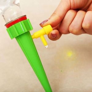 Dispositivo de Riego Automático para Plantas con Válvula, para Jardín, Hogar, Botellas, Gotero Automático para Flores - Product Image 1
