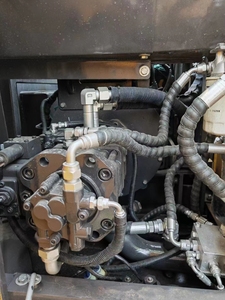 Excavatrice d'occasion Volvo EC140DL 14T certifiée EMC |   Pompe hydraulique Denison pour excavatrice sur chenilles polyvalente - Product Image 6