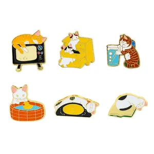 Nette schwarze und orange Katzen Emaille Pins Tasche Brosche Cartoon Tier Abzeichen für Herren Kleidung für Kinder und beste Freunde Party Geschenk