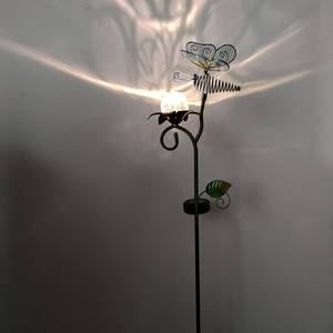 Lámpara Solar de Jardín con Forma de Mariposa, Decorativa, Resistente al Agua, con Estaca, para Exteriores - Product Image 4