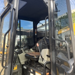 Excavadora Usada Yanmar Vio55-5/Vio55-6B de 5 Toneladas a Bajo Precio, Motor Mitsubishi, Pocas Horas de Uso, Cuchilla Niveladora, Cabina Cerrada, Caja de Cambios, Motor y Engranajes - Product Image 6