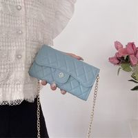 Mini sac à main en cuir matelassé Caviar avec bandoulière chaîne, portefeuille et porte-monnaie