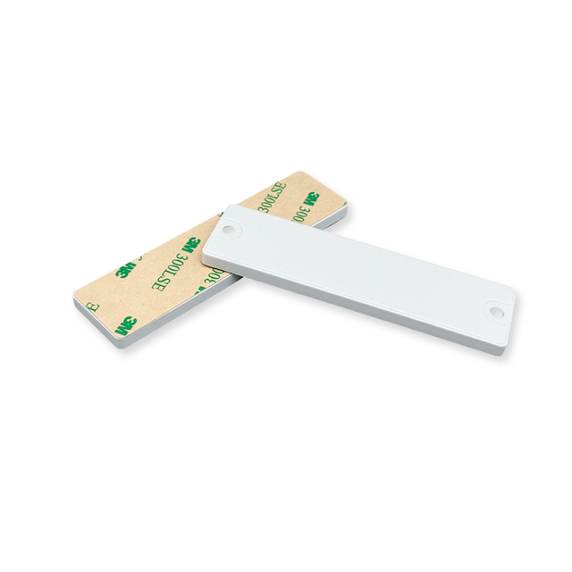 Anti Metal UHF RFID Tag on RFID Metal Label Tags Long Range