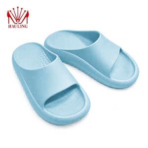 Sandalias de plataforma gruesa EVA Cloud, elegantes y cómodas, colores personalizados, para uso casual en familia. - Product Image 6