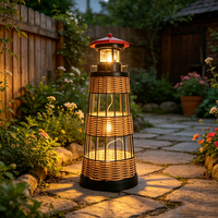 Lampe solaire de jardin étanche en rotin, style phare, pour allée et jardin extérieur