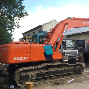 Excavatrice Hitachi EX200 d'occasion, modèle EX200-5 avec moteur Isuzu, capacité de la benne de 0,8 m³, poids opérationnel de 18,8 tonnes, en vente - Product Image 1