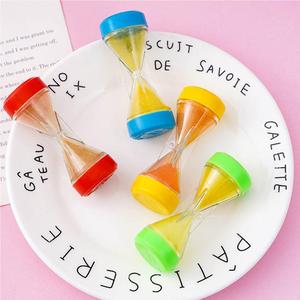 Vente chaude <span class=keywords><strong>Mini</strong></span> sabliers minuterie jouet dessin animé créatif drôle en plastique <span class=keywords><strong>Mini</strong></span> sablier sable verre sablier pour cadeau promotionnel - Product Image 2