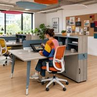 Poste de travail modulaire contemporain en L double avec écran de confidentialité bleu ardoise, meuble supérieur et tiroir verrouillable, support de barre blanc