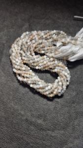 Venta al por mayor de cuentas sueltas de piedra lunar blanca natural 3mm patrón redondo Fabricación de joyas de piedras preciosas-fabricante indio - Product Image 4