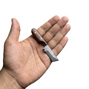 Cuchillo de caza y supervivencia de hoja fija mini de acero de Damasco de alta calidad hecho a mano con mango de resina OEM - Product Image 5