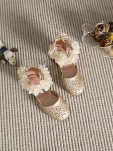 Chaussures Mary Jane florales d'été pour filles, sandales plates souples de princesse pour robes - Vente en gros - Product Image 3