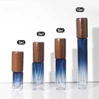 Vente en gros de 3ml 5ml 8ml 10ml mini bouteilles d'emballage vides de forme carrée de voyage bouchon en bois pour huiles essentielles et parfums