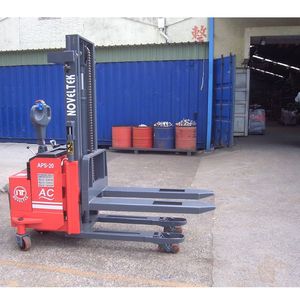Empileur électrique portatif de palette de NOVELTEK fabriqué à Taïwan pour des industries de vente au détail et de restaurant - Product Image 1