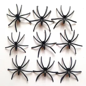 4cm küçük plastik sahte örümcek karnaval perili ev pervane siyah cadılar bayramı dekoratif örümcekler çocuk yenilik Prank oyuncak