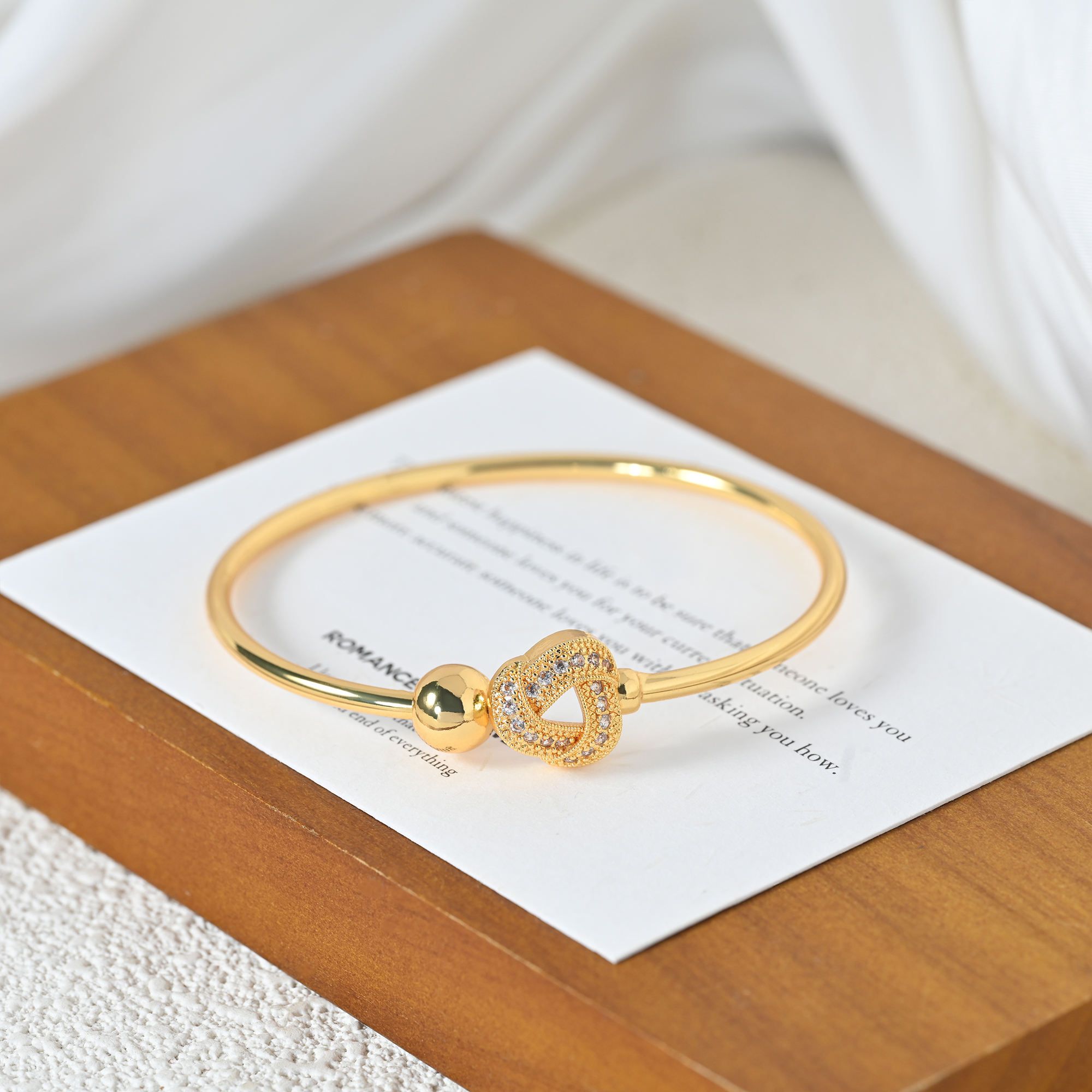 Bracelet bébé doré 1