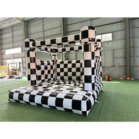 Château gonflable à motifs pour fête