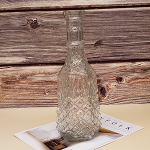 Refroidisseur à vin et carafe en <span class=keywords><strong>verre</strong></span> de luxe de style français 1L Carafe à vin de raisin vide avec un design élégant en <span class=keywords><strong>verre</strong></span> avec couvercle en <span class=keywords><strong>verre</strong></span> - Product Image 5