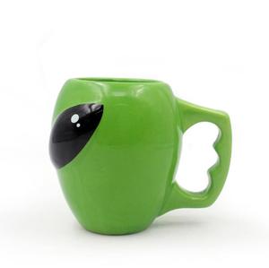 Cangkir Teh Kopi Keramik Hijau Mengkilap 3D Ruang Angkasa UFO Cangkir Alien Menarik Hadiah untuk Anak Laki-laki 13 Oz(400 Ml) Mug Alien - Product Image 4
