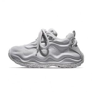 รองเท้าผ้าใบผู้ชายสไตล์คลาสสิก ล้ำสมัย ทรงสปอร์ต พื้นหนา น้ำหนักเบา ระบายอากาศได้ดี เพิ่มความสูง สวมใส่สบาย เหมาะสำหรับฤดูใบไม้ผลิ - Product Image 3