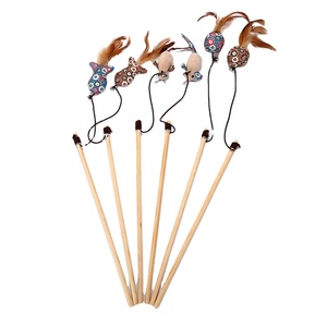 Lustiges hölzernes Haustier-Katzen spielzeug Interaktiver Katzenfischer-<span class=keywords><strong>Teaser</strong></span> spielen Zauberstab-Feder-Katzen spielzeug - Product Image 2