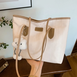 Borsa <span class=keywords><strong>a</strong></span> tracolla semplice di tendenza Design 2025 nuovo stile della moda e del senso della borsa da donna sotto le ascelle - Product Image 1