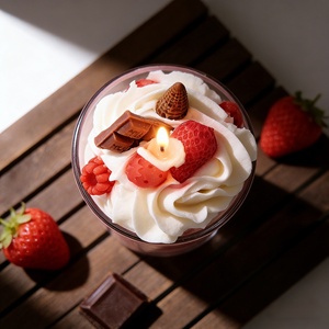 Bougie parfumée en cire de soja à la crème de fraise, étiquette privée personnalisée, bougie parfumée artisanale, bougie alimentaire - Product Image 4