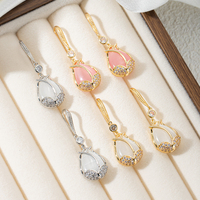 Boucles d'oreilles pendantes chic et éblouissantes en or, motif pétale de fleur opale, zircone cubique, texture texturée, gemme polie étincelante, bijoux pour femmes, cadeaux