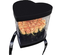 Boîte d'emballage de mariage en PVC en forme de cœur avec fleurs roses et satin