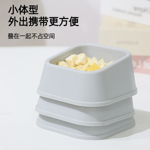 Tazón portátil para mascotas, capacidad de 40g, diseño cuadrado para gatos, perros, alimentación de viaje - Product Image 5