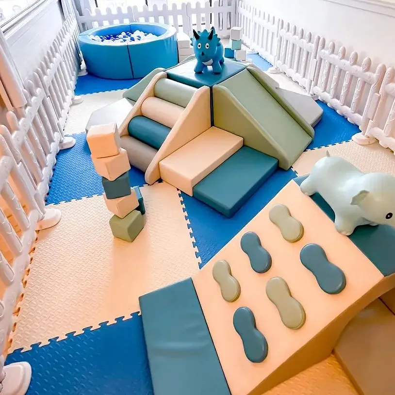 All'ingrosso per bambini Soft Play luce blu e bianco soft play set soft block round pit pence soft attrezzature Soft play