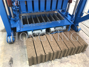 ケニアスペインで生地球レンガを製造するための油圧振動プラスチックレンガ製造機 - Product Image 4