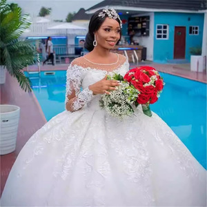 White Organza Ball Gown Wedding Dress O-Neck Princess Waistline Vintage Lace Up Bride Dress - Product Image 3