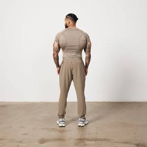 カスタムロゴメンズマッスルフィット半袖スポーツTシャツクイックドライジムトップス圧縮トレーニングシャツ通気性ポリエステル - Product Image 3