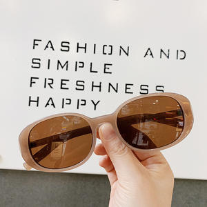 Nuevas Gafas de Sol Ovaladas para Mujer, Montura Blanca, Protección UV400, Tipo 3 Lentes, Material AC, Diseño Moderno para Uso en Exteriores - Product Image 4