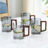 Nouvelle conception – Tasse en verre monocouche grande capacité (301-400 ml) avec poignée en bois – Style moderne et artistique unique – Portable et réutilisable