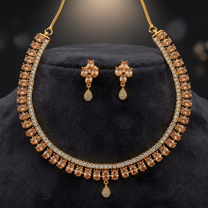 Collier délicat en CZ de style indien traditionnel pour femme, idéal pour les fiançailles, les mariages et les cadeaux d'anniversaire - Product Image 3