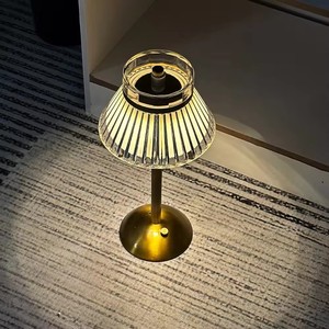 Moderne minimalist ische wiederauf ladbare USB-Lade-LED-Metall tisch lampe Nachttisch-und Schreibtisch leuchten mit Batteries trom versorgung - Product Image 4